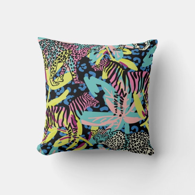 Animal print design Throw Pillow (Front)