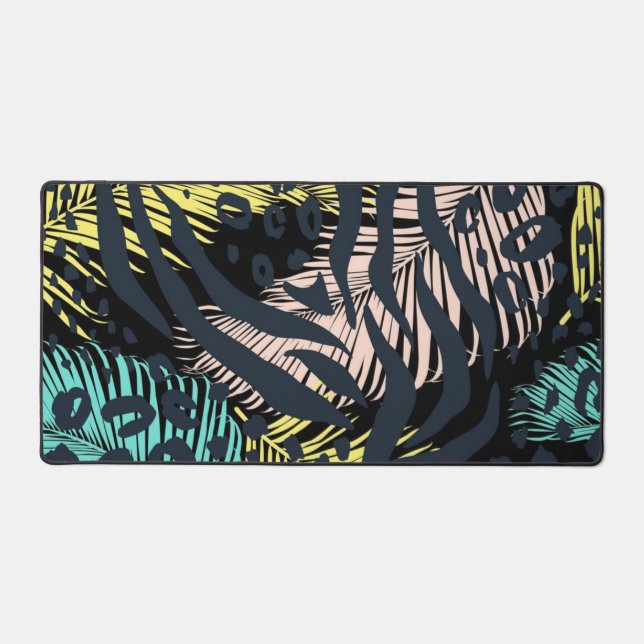Animal print pattern desk mat (Front)