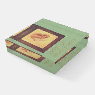 Anne of Green Gables (vintage book cover, 1908) Paperweight