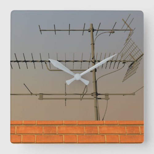 Antena de tv antigua square wall clock