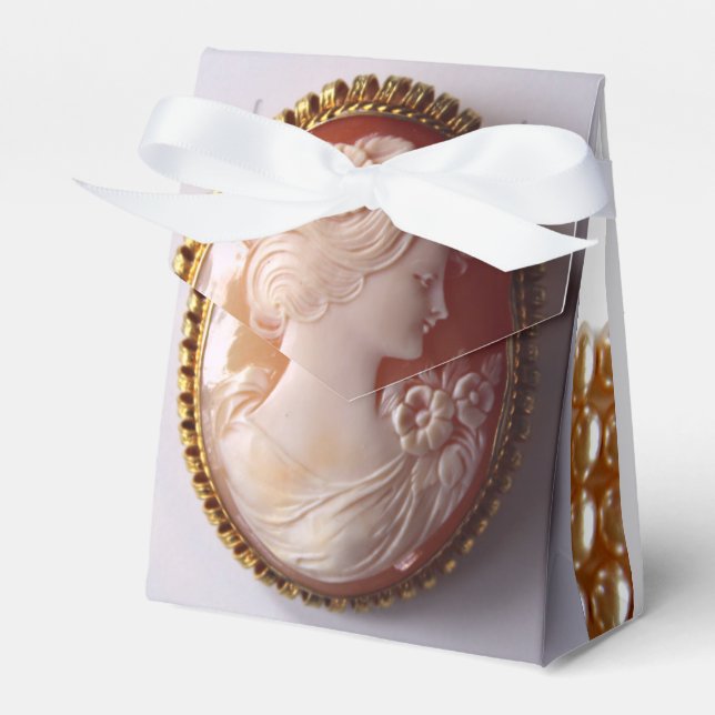 Antique Cameo and pearls Favor Boxes (Front Side)