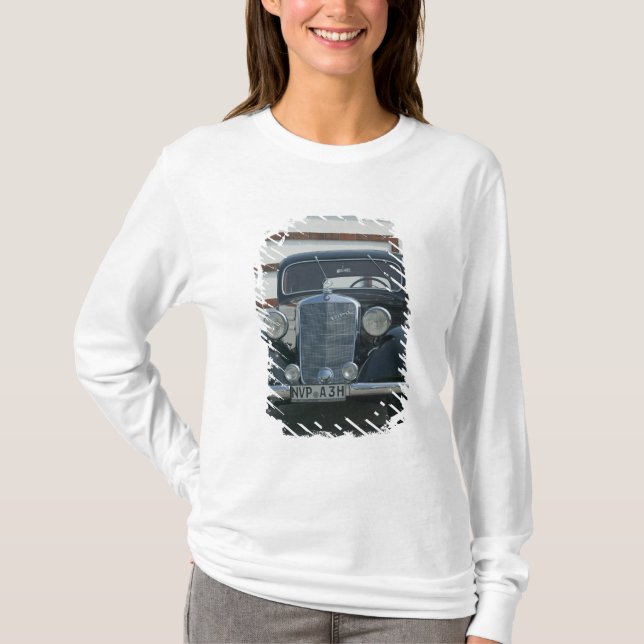 antique mercedes T-Shirt (Front)