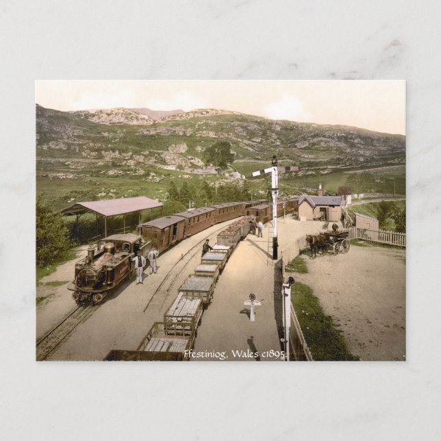 Antique train, Ffestiniog railway station Postcard (Front)