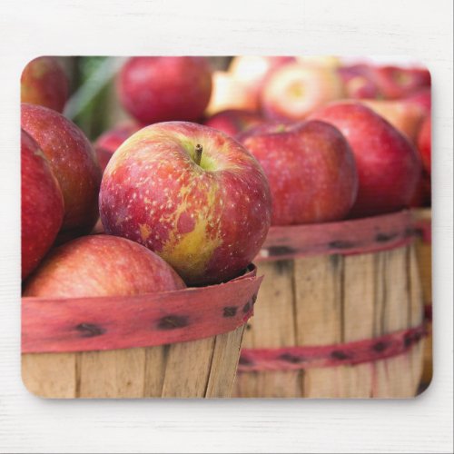 apples in bushel basket mouse pad