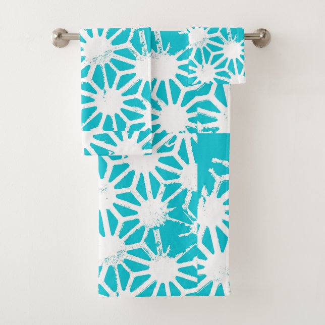 Aqua geometric pattern bath towel set (Insitu)
