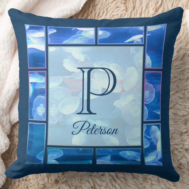 Aquarium Jellyfish 0925 Throw Pillow (Creator Uploaded)