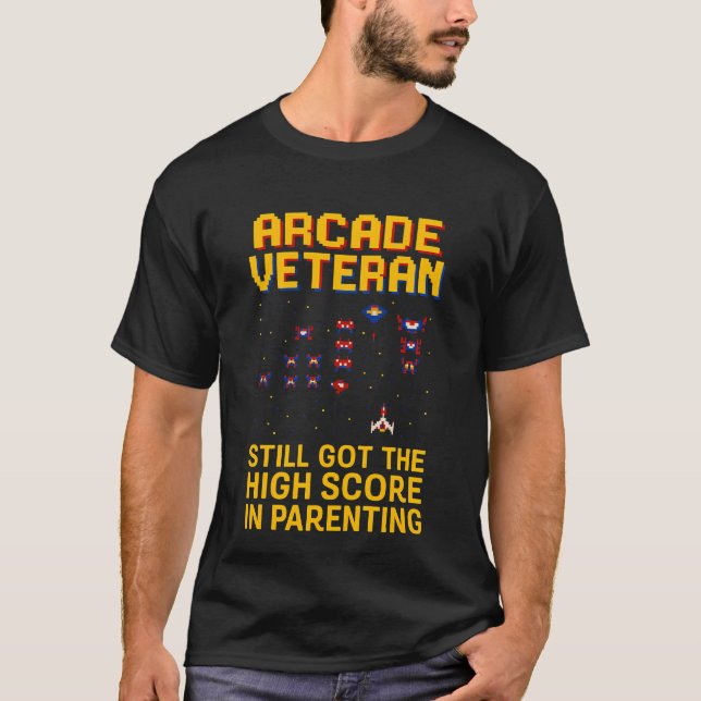 Arcade Dad Pixel Art – Retro Gamer T-Shirt (Front)