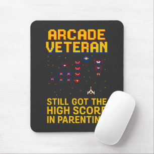 Arcade Dad Pixel Art – Retro Gamer T-Shirt Mouse Pad