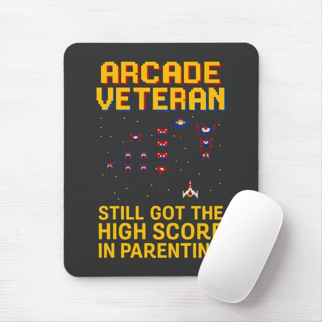 Arcade Dad Pixel Art – Retro Gamer T-Shirt Mouse Pad (With Mouse)