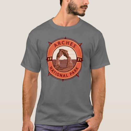 Arches National Park Retro Compass Emblem T_Shirt