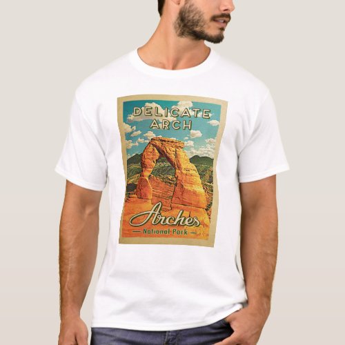 Arches National Park _ Vintage Delicate Arch T_Shirt