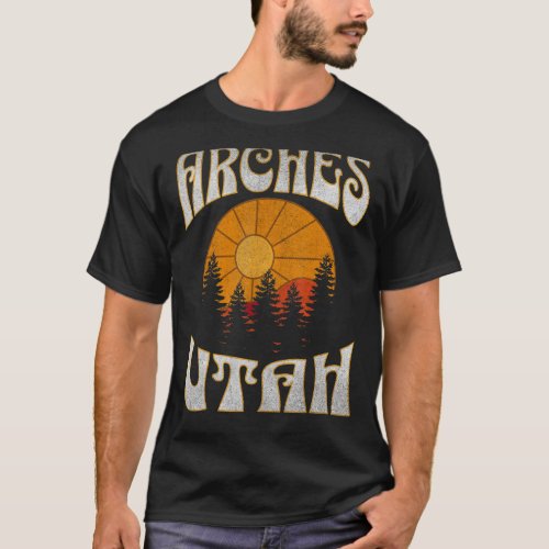 Arches Utah Nature Hiking Outdoors Vintage T_Shirt
