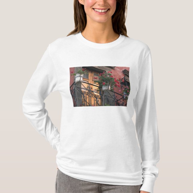 Architecture on the streets of San Miguel de T-Shirt (Front)