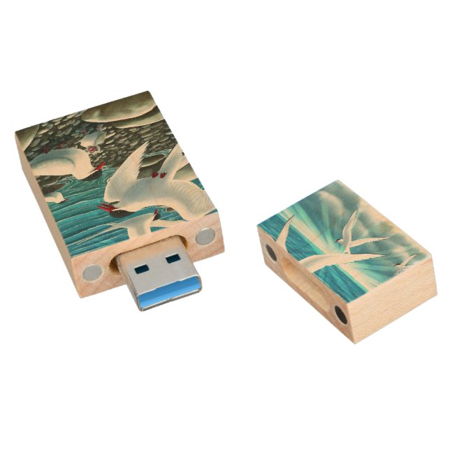 Arctic Birds wood flash drive (Angled)