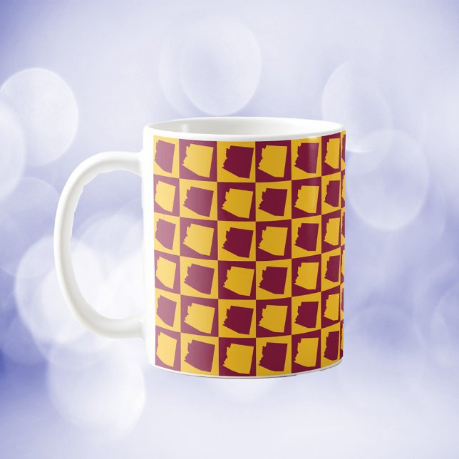 Arizona state checkerboard maroon and gold pattern coffee mug (A mug with a maroon and gold pattern featuring the US state of Arizona.)