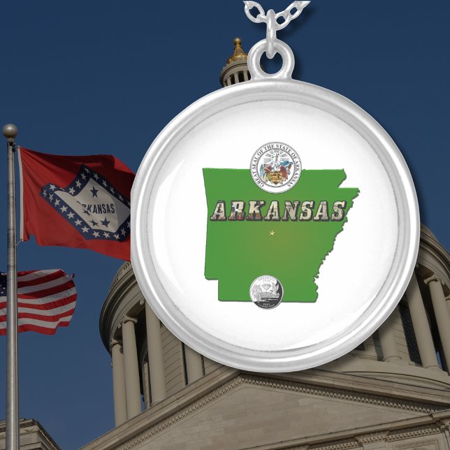 Arkansas Map, Seal and State Faux Quarter Round Silver Plated Necklace (Arkansas Map, Seal and State Faux Quarter Round Silver Plated Necklace)