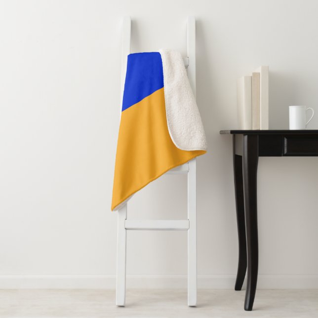 Armenia flag sherpa blanket (In Situ)