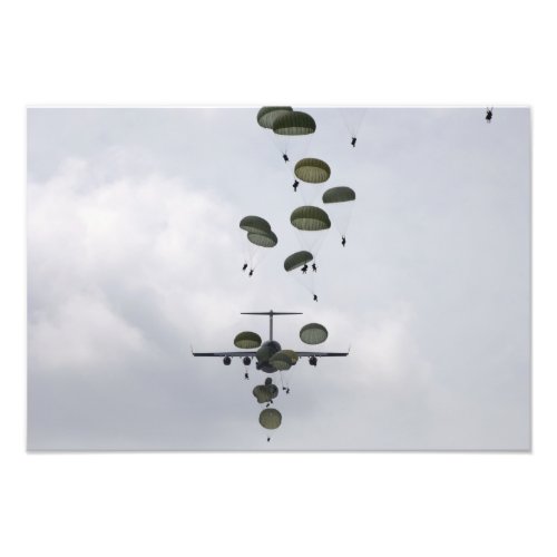 Army Soldiers jump out of a C_17 Globemaster II Photo Print