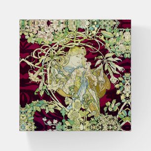 Art Nouveau Repro Beautiful Woman with Daisy Paperweight