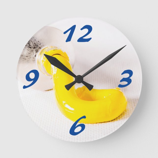 Artist Round Clock (Front)