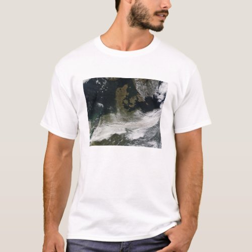 Ash plume from Eyjafjallajokull Volcano 2 T_Shirt