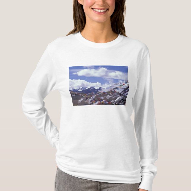 Asia, China, Tibet, Tangla Pass. Prayer flags, T-Shirt (Front)