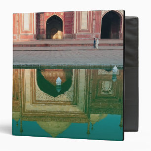 Asia, India, Uttar Pradesh, Agra. On the 2 Binder