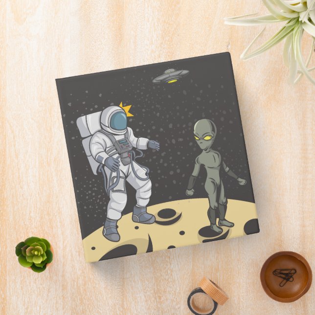 Astronaut and alien    3 ring binder (In Situ)