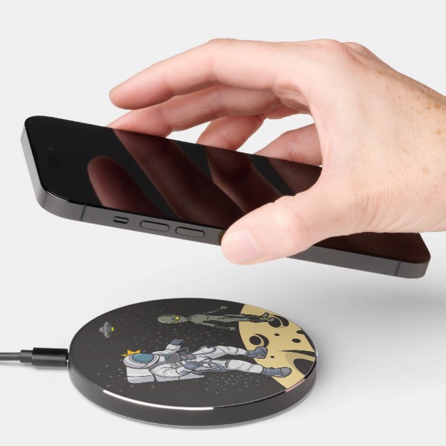 Astronaut and alien   wireless charger  (Hand)