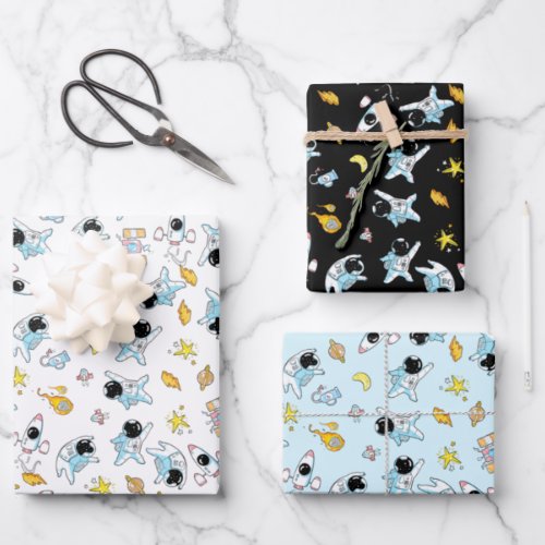 Astronaut theme in space wrapping paper sheets