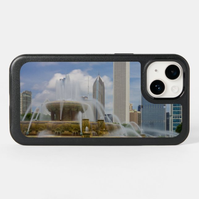 At Buckingham Fountain OtterBox iPhone Case (Back Horizontal)