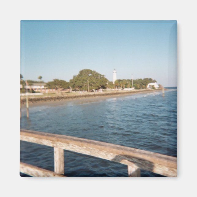 Atlantic view of a lighthouse magnet (Front)