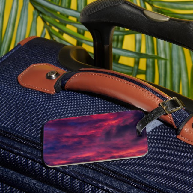 august red luggage tag (Front Insitu 3)