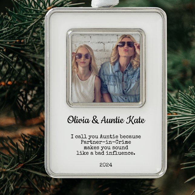 Aunt / Auntie Custom Photo Christmas Gift Ornament (Aunt Photo Gift Modern White Design. Custom Typography)