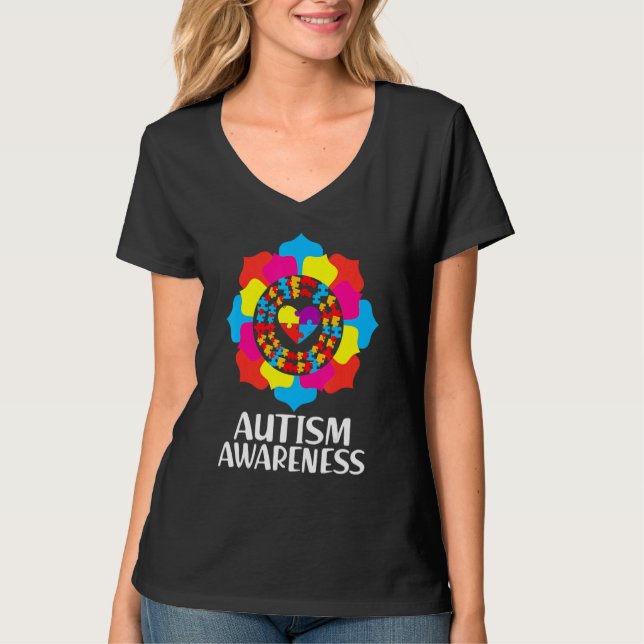 Autism Awareness Floral Heart Puzzle Piece Mom Wom T-Shirt (Front)