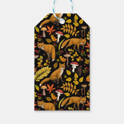 Autumn foxes on black gift tags