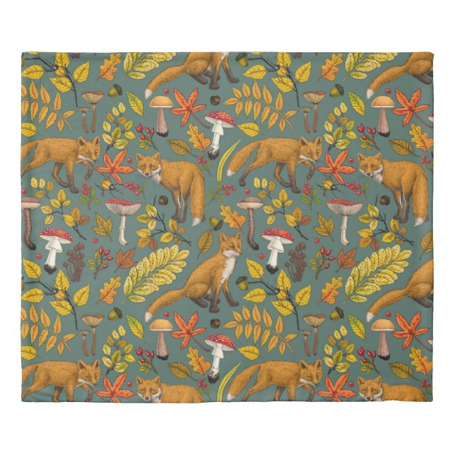 Autumn foxes on pine green duvet cover (Front)