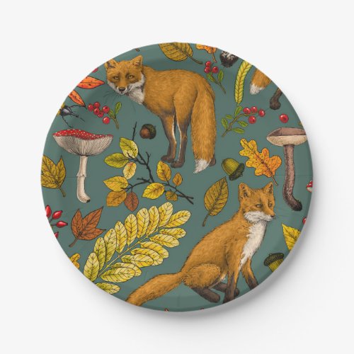 Autumn foxes on pine green paper plates