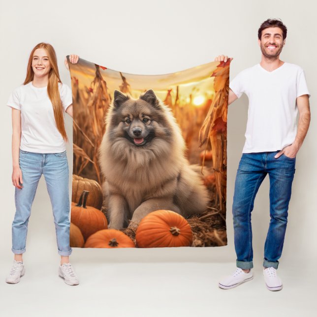 Autumn Keeshond – Cozy & Cheerful Fleece Blanket (In Situ)