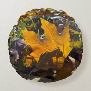 Autumn leaf in the sun round pillow