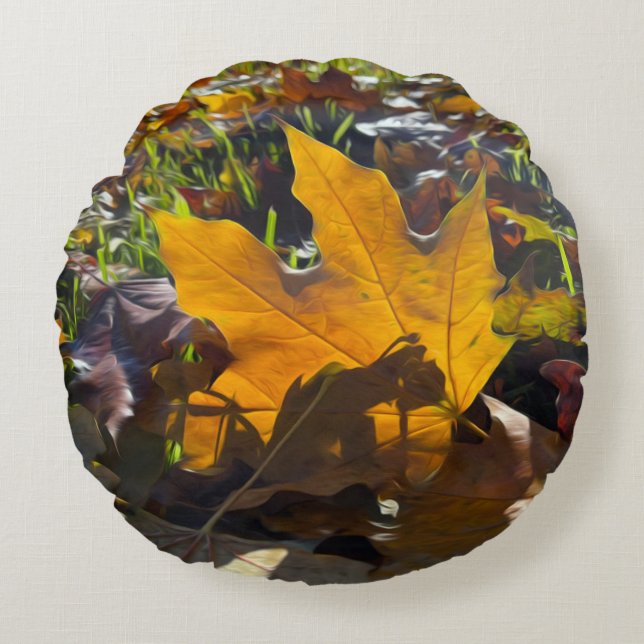 Autumn leaf in the sun round pillow (Front)