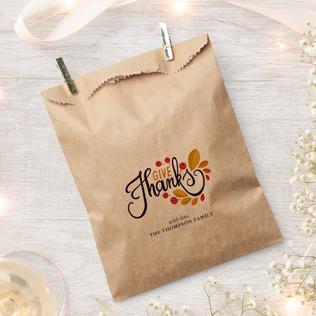 Autumn Leaves And Berries Thanksgiving Favor Bag (Clipped)