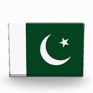 Award with flag of Pakistan