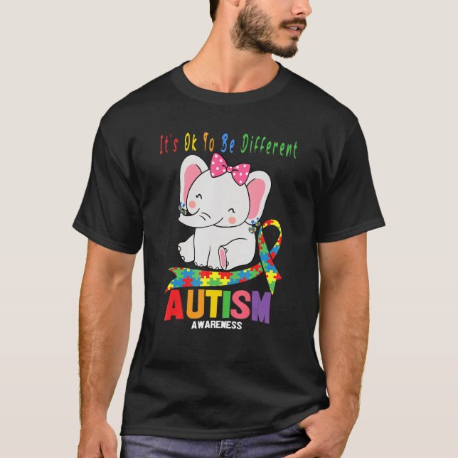 Awareness Elephant Mom Wearing Earrings Autism Hea T-Shirt (Front)