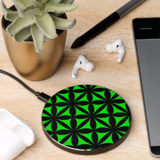 Awesome Black and Green Modern / Retro Print Wireless Charger