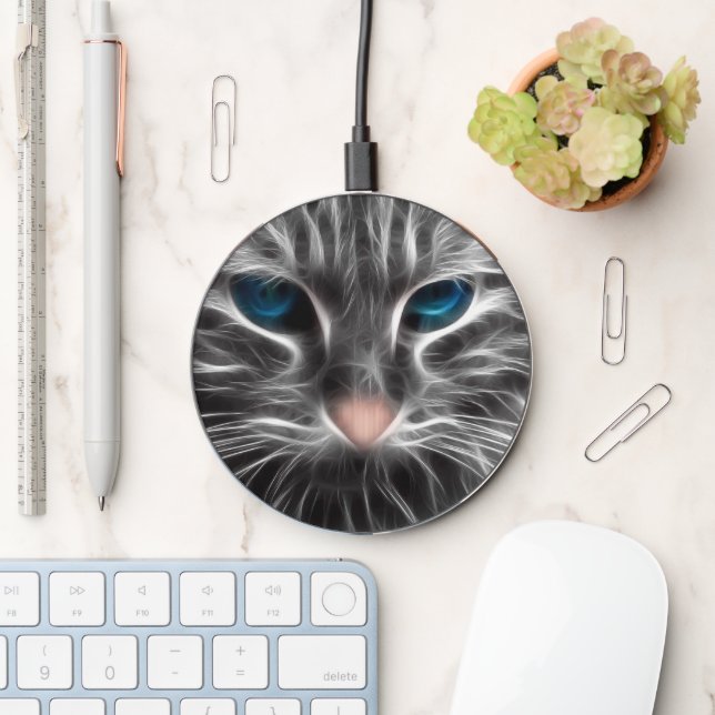 Awesome Blue Eyed Cat Face Wireless Charger (Desk)