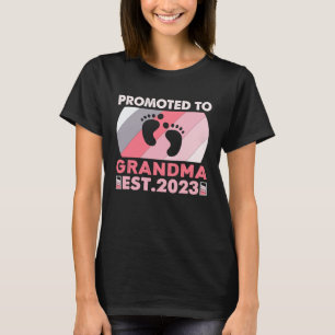 Awesome Promoted to Grandma 2023  New Grandma To B T-Shirt