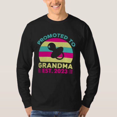 Awesome Promoted to grandma 2023 pregnancy announc T-Shirt