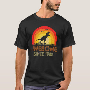 Awesome Since 1982 Retro 40th Birthday Vintage 40  T-Shirt