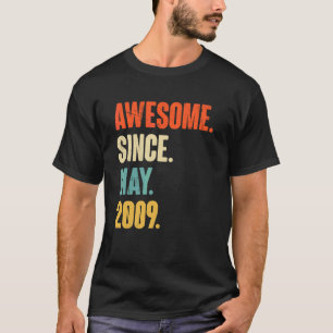 Awesome Since May 2009 13 Year Old Gift 13th Birt T-Shirt